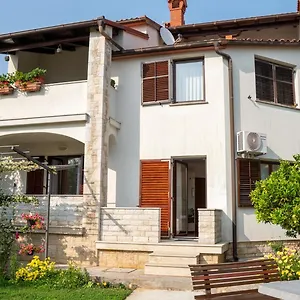 Apartman Nena Póla